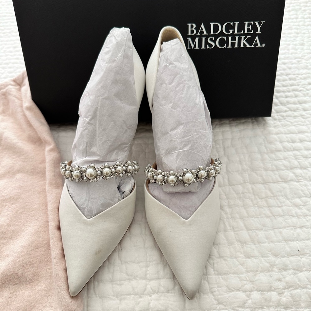Badgley Mischka collection: Nathalie d’Orsay Pointed Toe Pump
